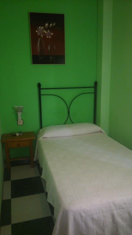 Burguillos Del Cerro Hostal El Camionero חדר תמונה