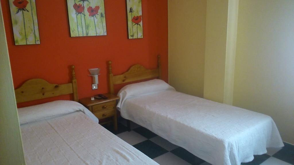 Burguillos Del Cerro Hostal El Camionero חדר תמונה