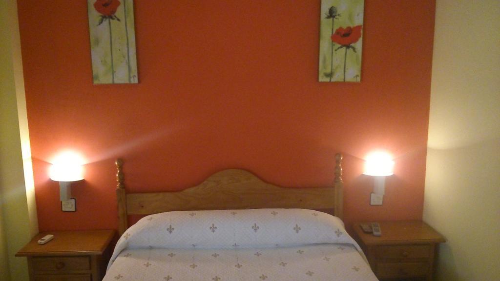 Burguillos Del Cerro Hostal El Camionero מראה חיצוני תמונה