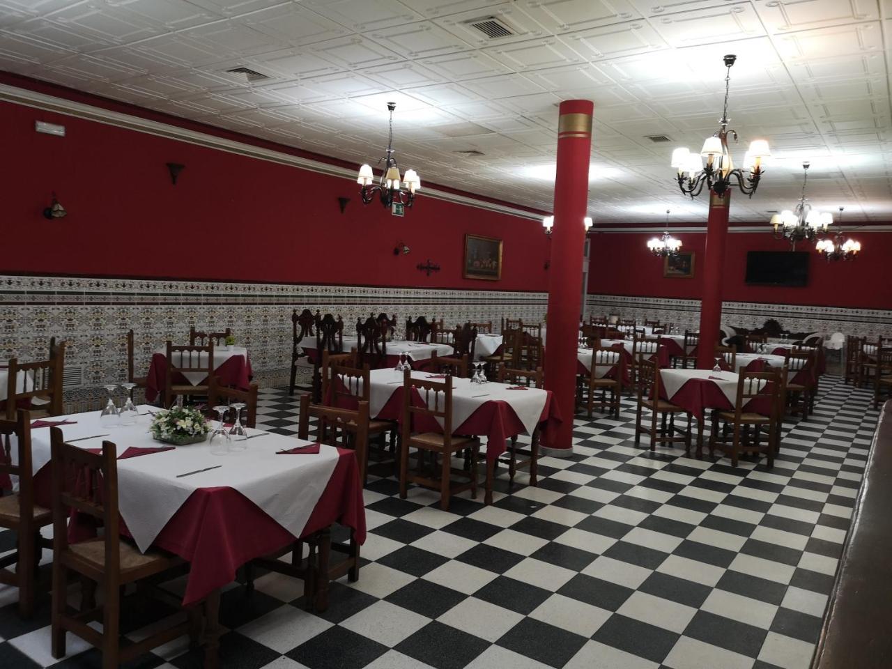 Burguillos Del Cerro Hostal El Camionero מראה חיצוני תמונה